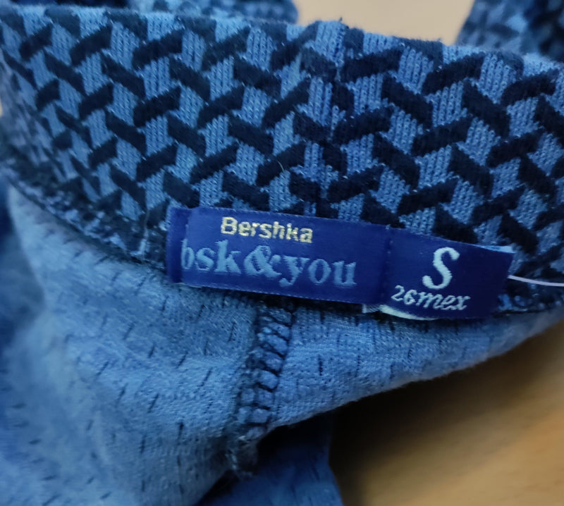 Bershka Šorts - ISKORISTI.ME